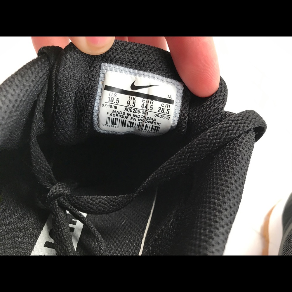 SOLD Nike MD Runner 2 'Black Gum' Shoes Size - Picture 7 of 8